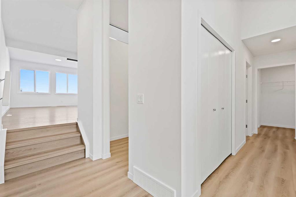 Picture for 409 Corner Glen Way NE