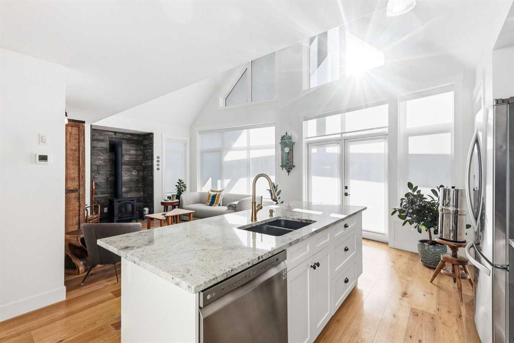 Picture for 306 Cottageclub Link  https://www.cirrealty.ca/reb/creb/55/A2266655_16.jpg