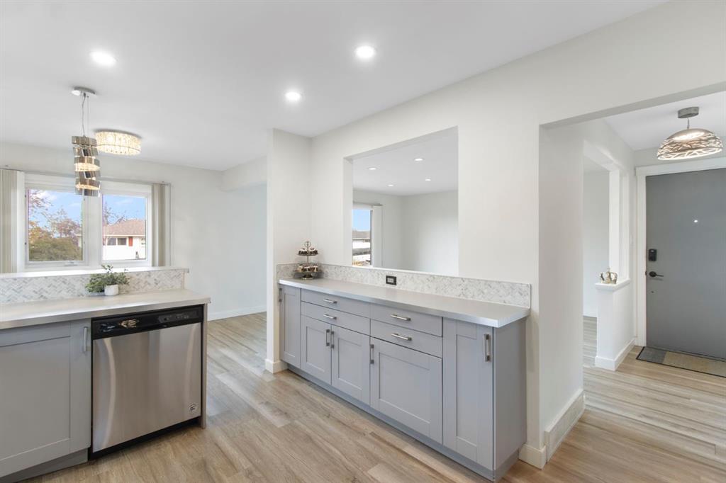 Picture for 6023 Thornbank Drive  https://www.cirrealty.ca/reb/creb/55/A2266755_15.jpg