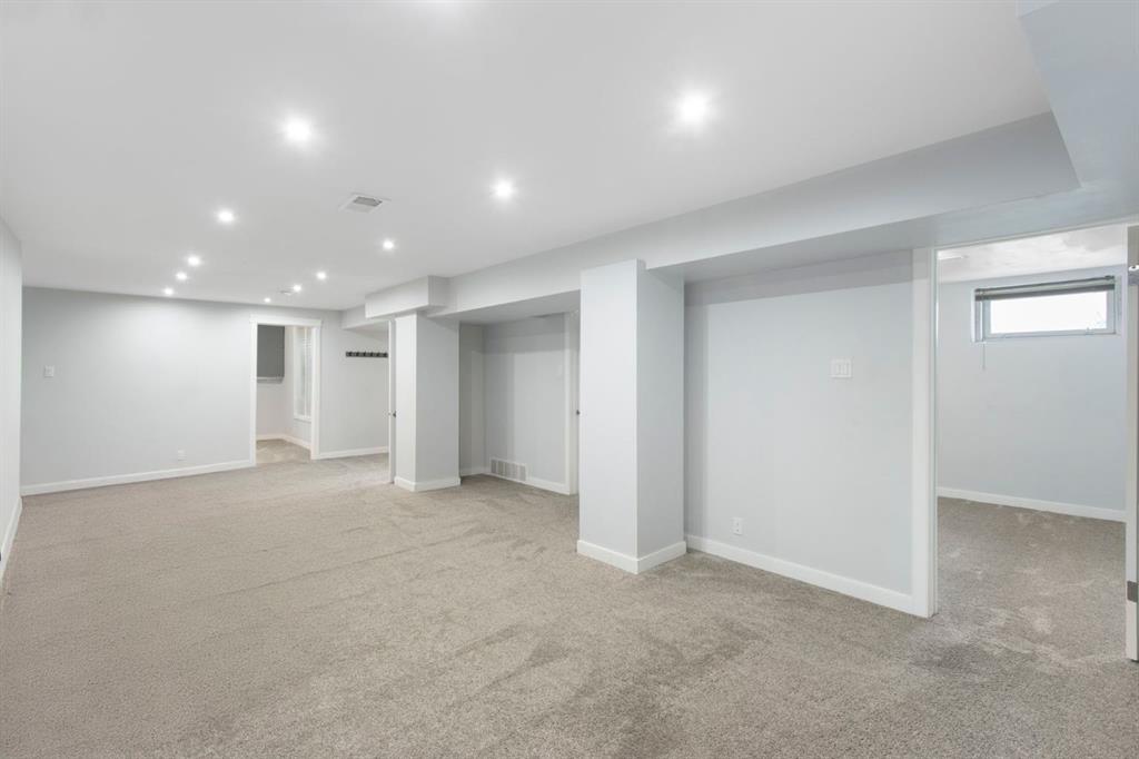 Picture for 6023 Thornbank Drive  https://www.cirrealty.ca/reb/creb/55/A2266755_30.jpg