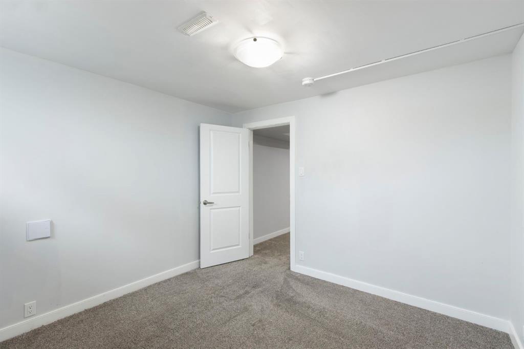 Picture for 6023 Thornbank Drive  https://www.cirrealty.ca/reb/creb/55/A2266755_34.jpg