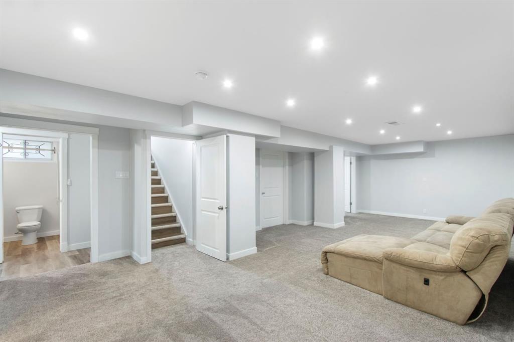Picture for 6023 Thornbank Drive  https://www.cirrealty.ca/reb/creb/55/A2266755_35.jpg