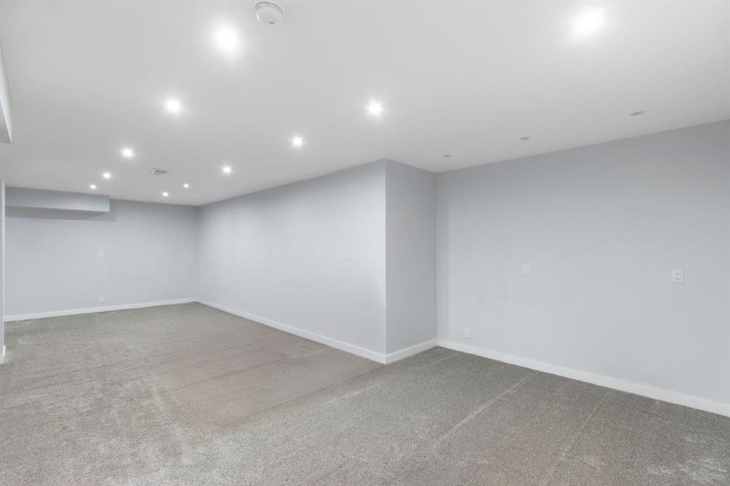 Picture for 6023 Thornbank Drive  https://www.cirrealty.ca/reb/creb/55/A2266755_36.jpg