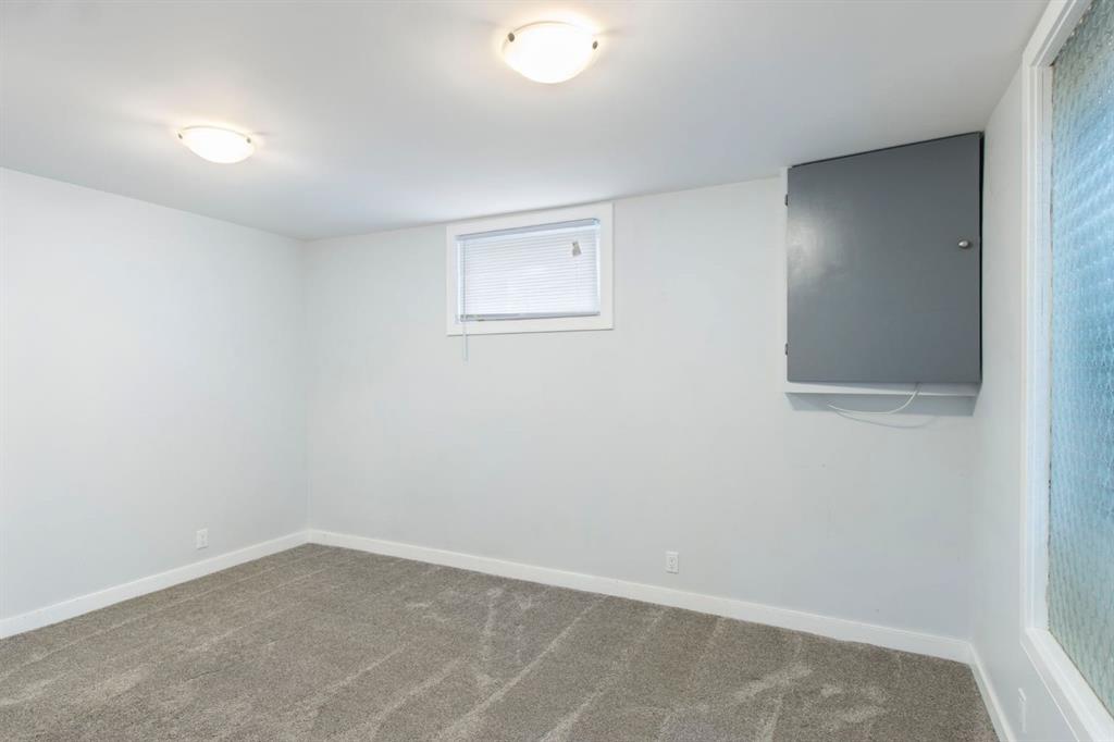 Picture for 6023 Thornbank Drive  https://www.cirrealty.ca/reb/creb/55/A2266755_38.jpg