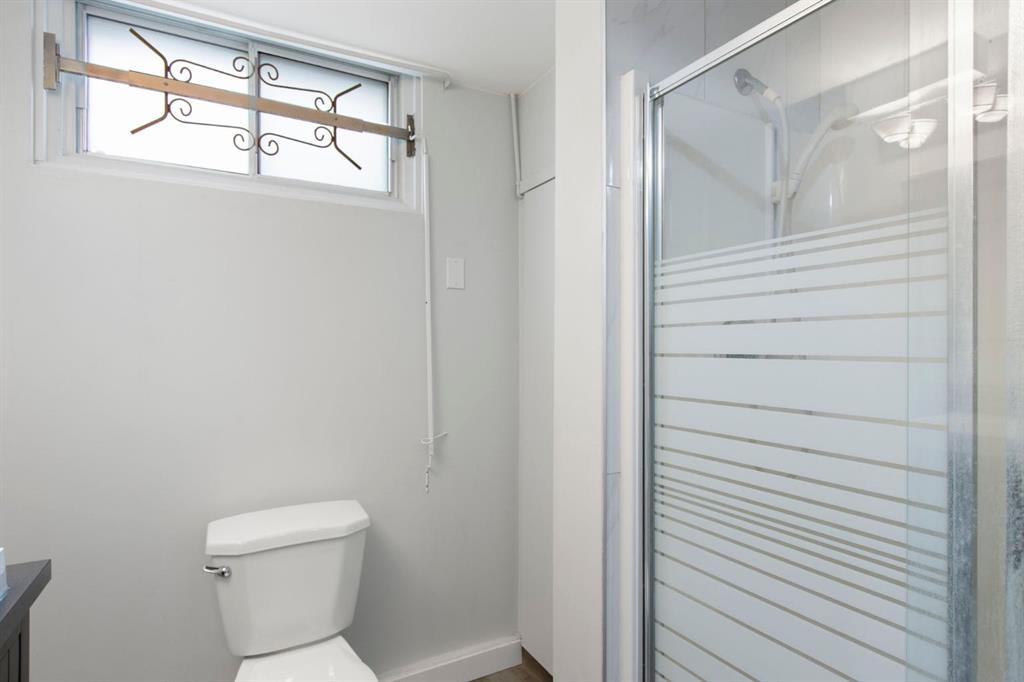 Picture for 6023 Thornbank Drive  https://www.cirrealty.ca/reb/creb/55/A2266755_42.jpg