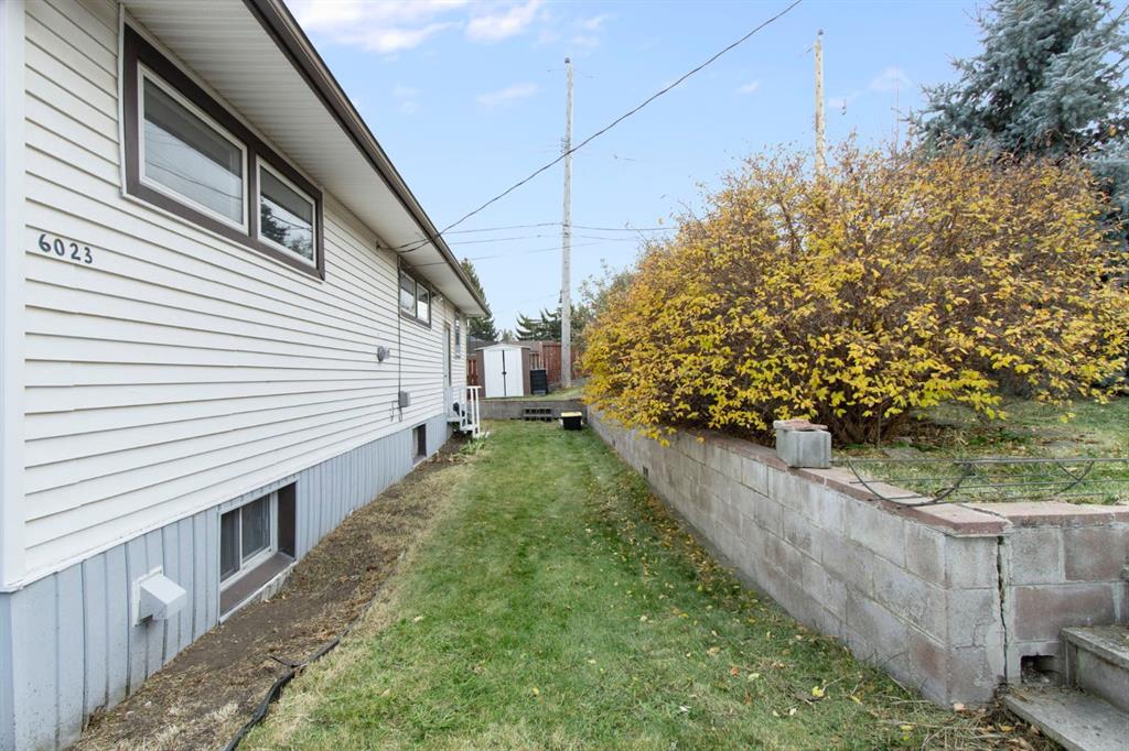 Picture for 6023 Thornbank Drive  https://www.cirrealty.ca/reb/creb/55/A2266755_50.jpg