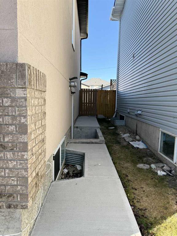 Picture for 672 Taradale Drive NE