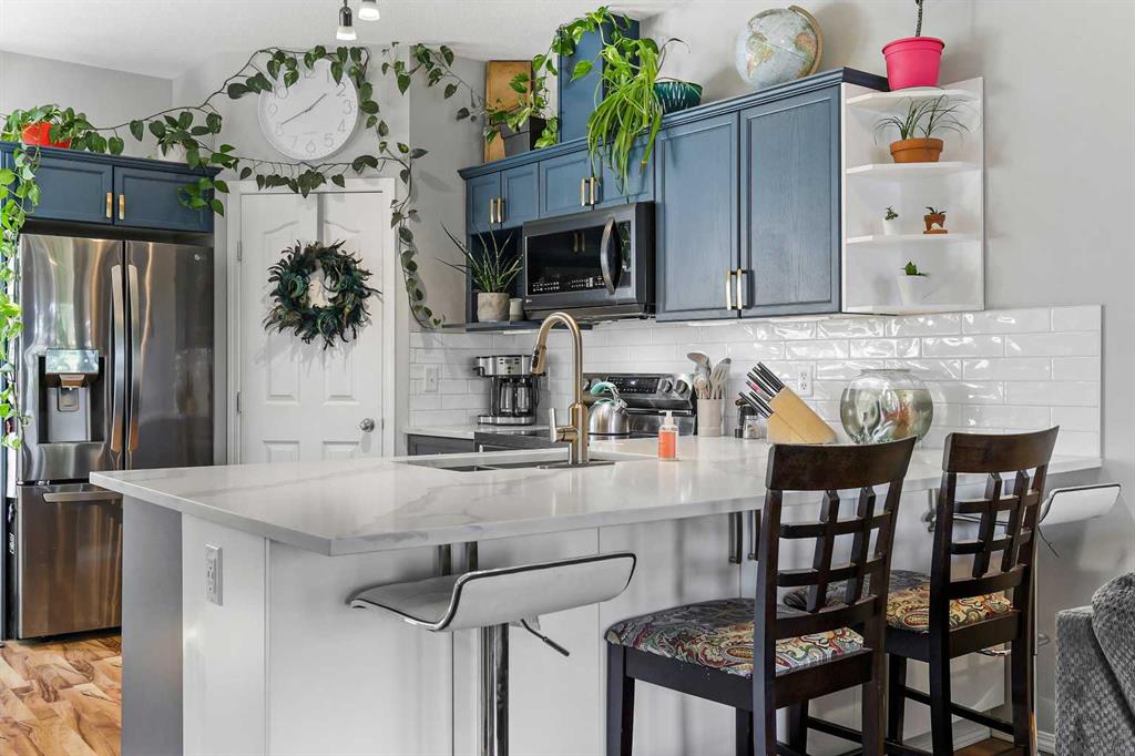 Picture for 403, 703 Luxstone Square SW