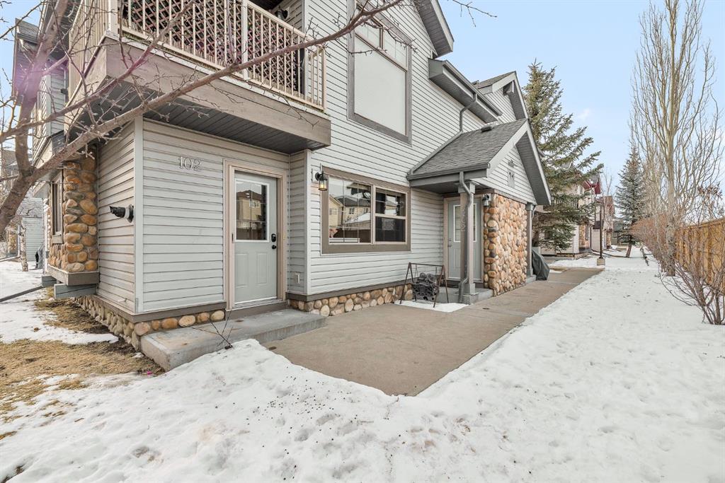 Picture for 102, 31 Everridge Square SW