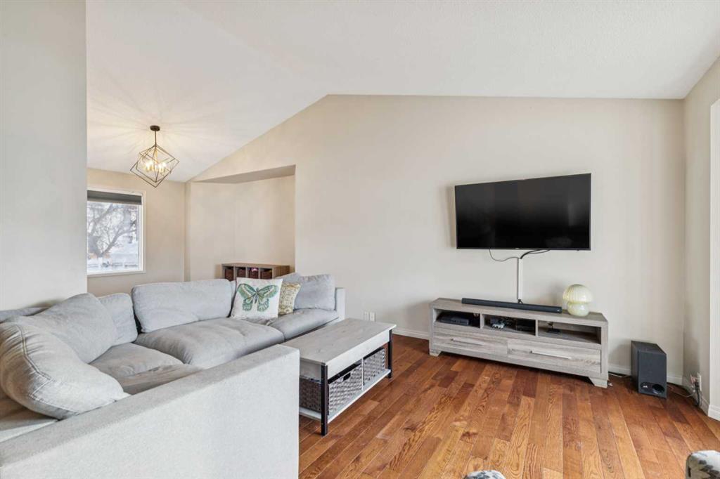 Picture for 124 Woodmark Crescent SW