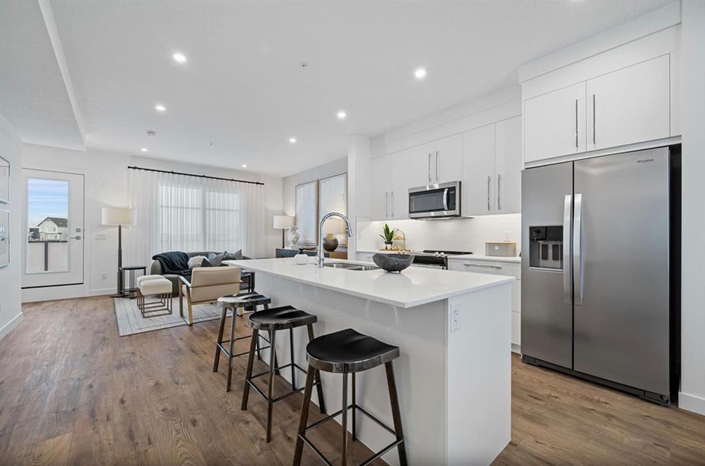 Picture for 650, 141 Prince Court 