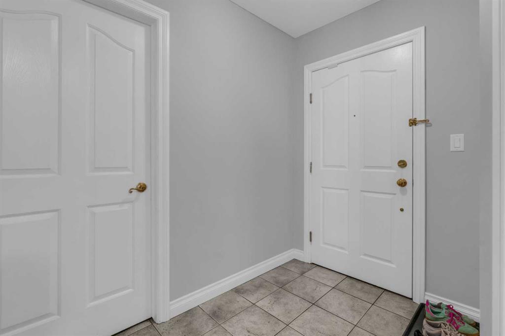 Picture for 303, 1315 12 Avenue SW