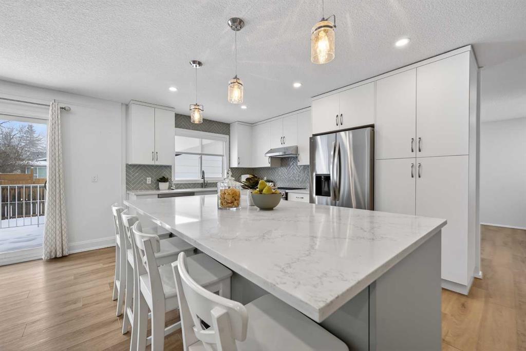 Picture for 60 Sunmount Close SE