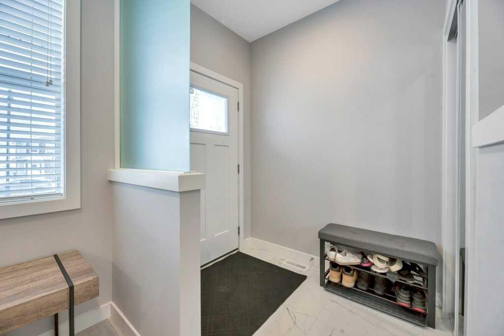 Picture for 448 West Lakeview Drive 