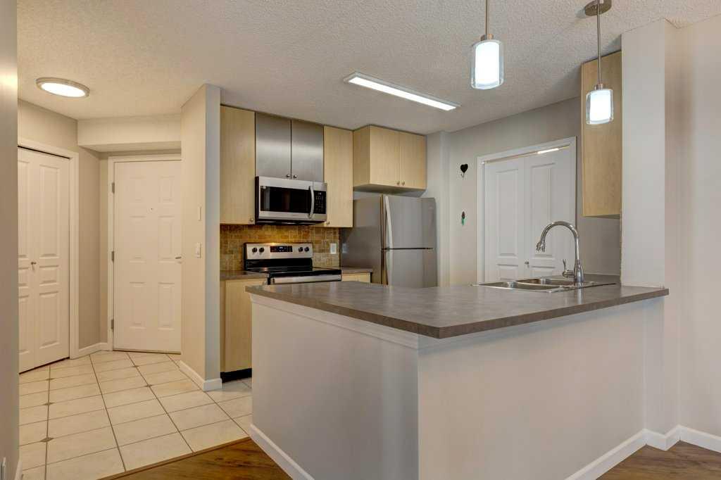 Picture for 233, 30 Richard Court SW