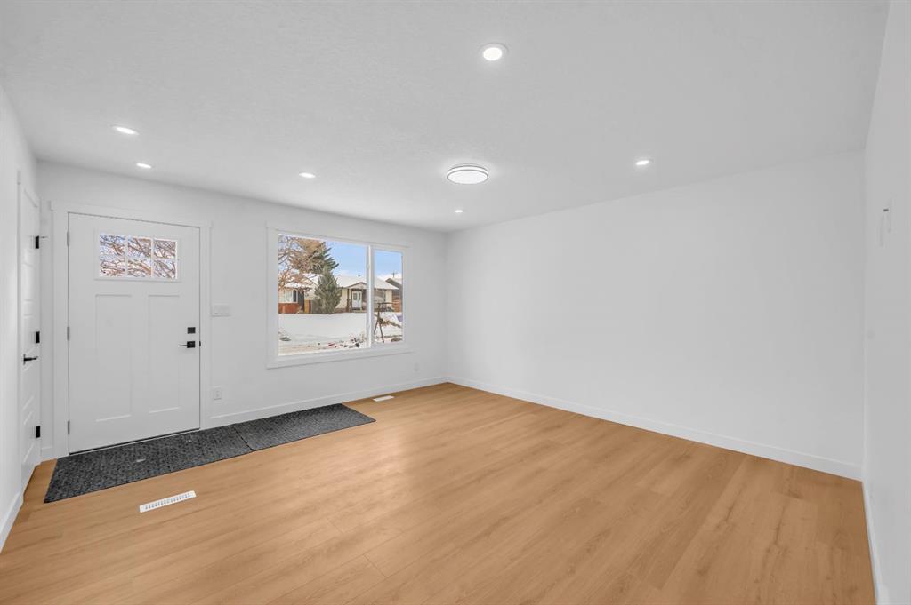 Picture for 3229 Doverville Crescent SE