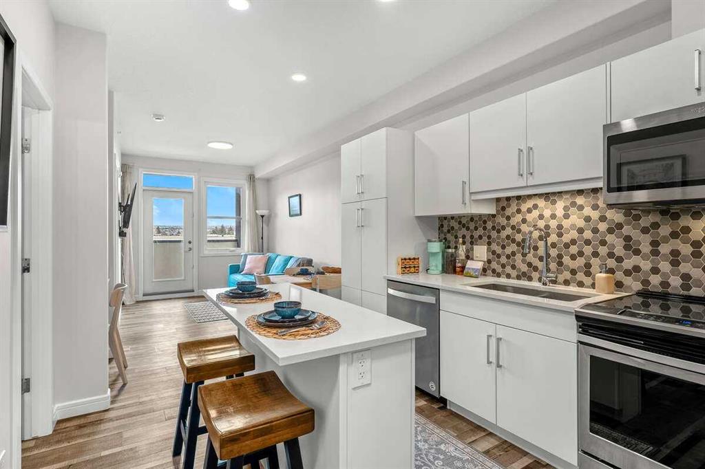 Picture for 2410, 80 Greenbriar Place NW