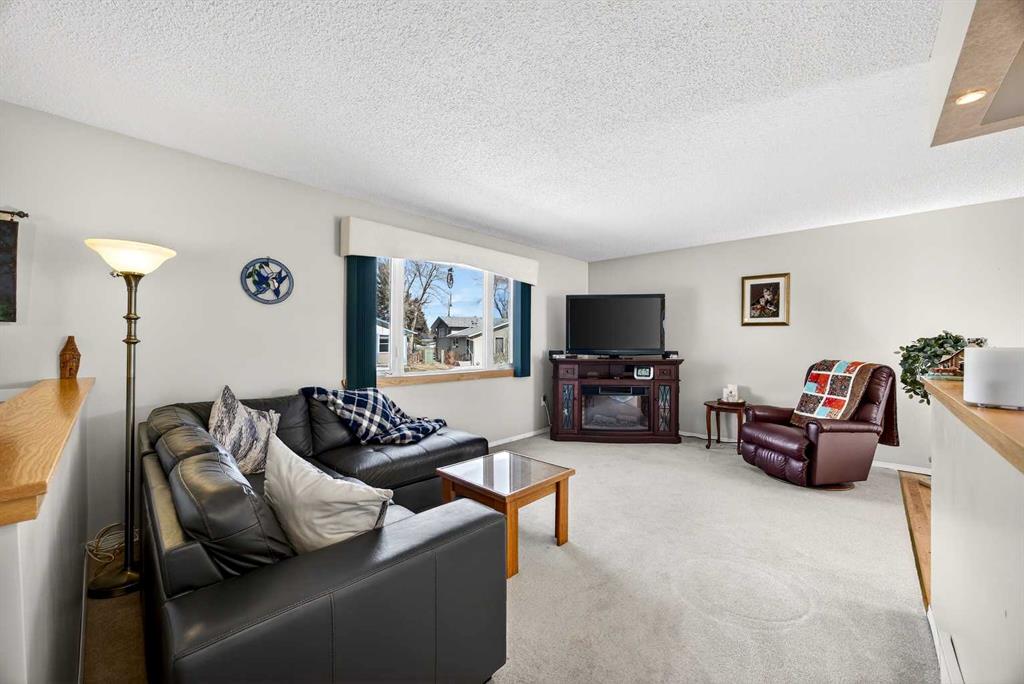 Picture for 152 Maddock Way NE