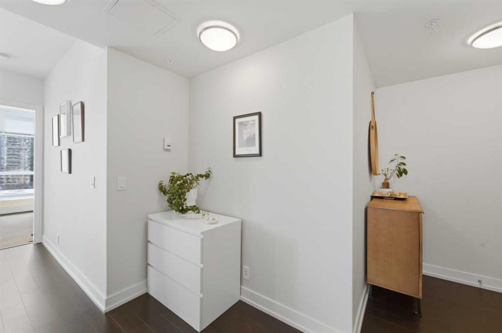 Picture for 825, 222 Riverfront Avenue SW