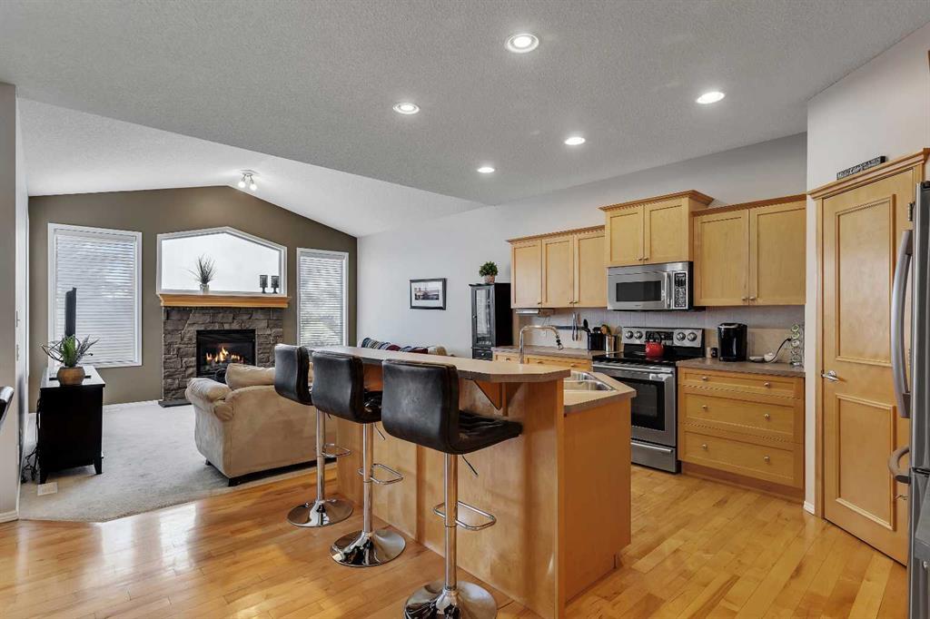 Picture for 22 Tuscany Ravine Manor NW