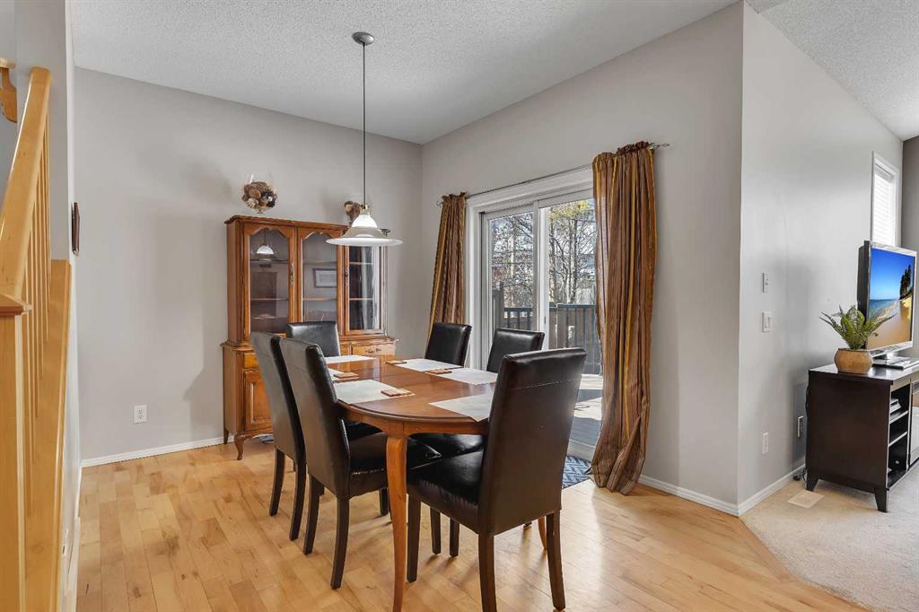 Picture for 22 Tuscany Ravine Manor NW