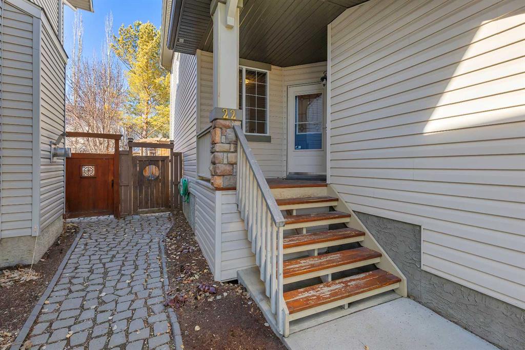 Picture for 22 Tuscany Ravine Manor NW