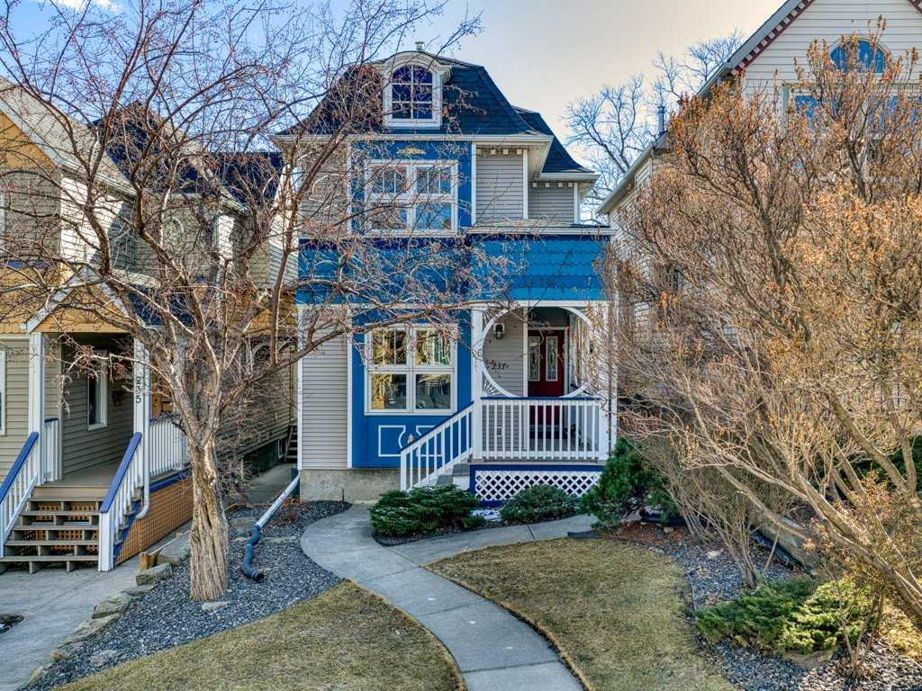 Picture for 237 28 Avenue NW