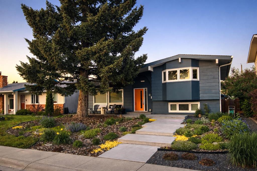 Picture for 16 Lake Twintree Place SE