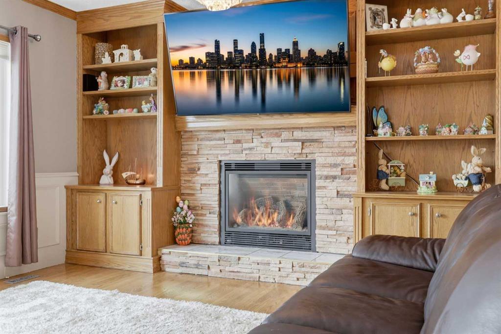 Picture for 729 Woodbriar Place SW