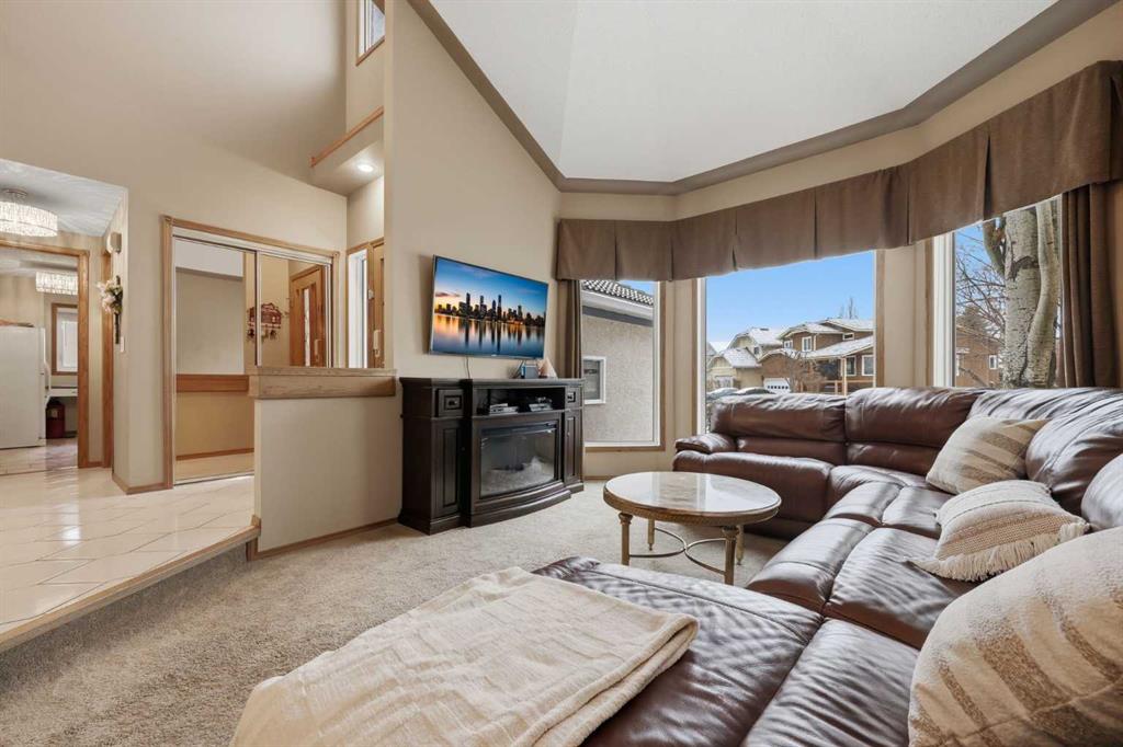 Picture for 729 Woodbriar Place SW