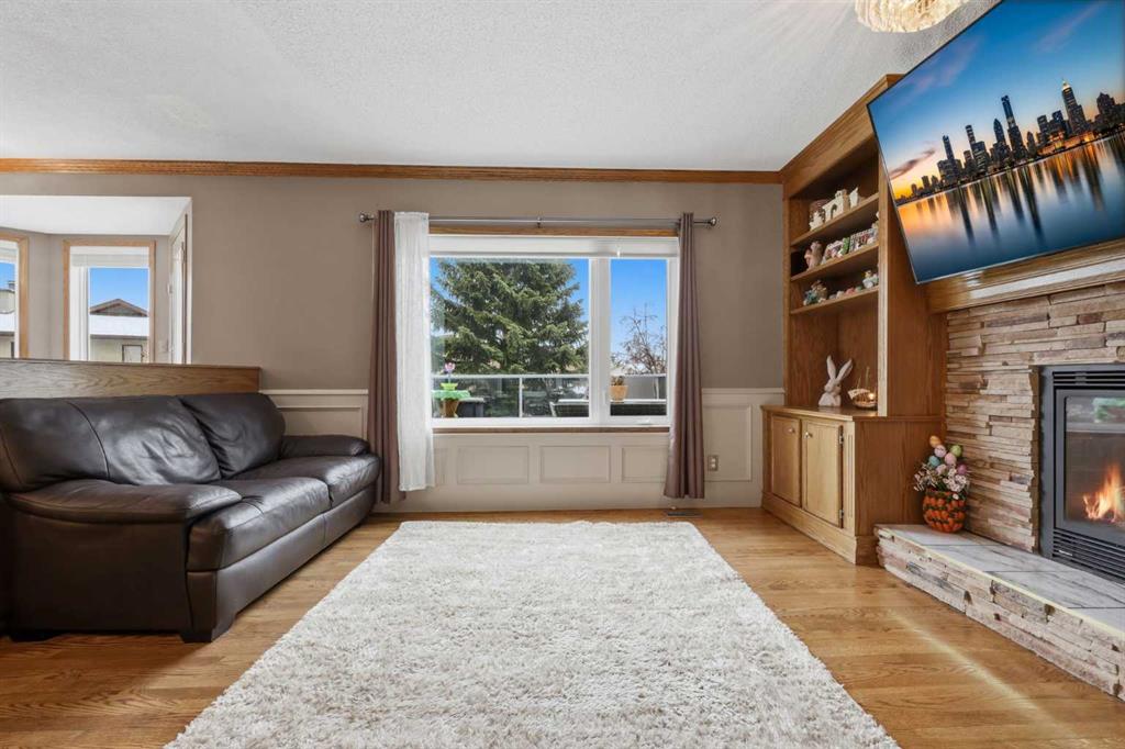 Picture for 729 Woodbriar Place SW