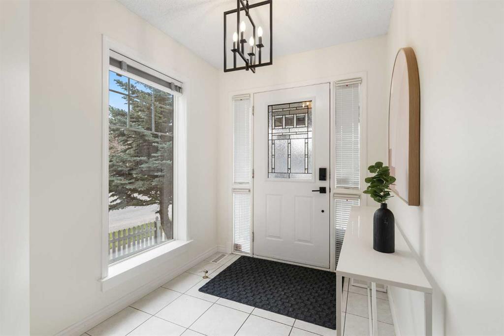 Picture for 66 Inverness Close SE