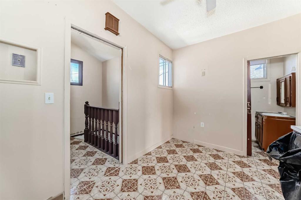 Picture for 112 30 Avenue NE