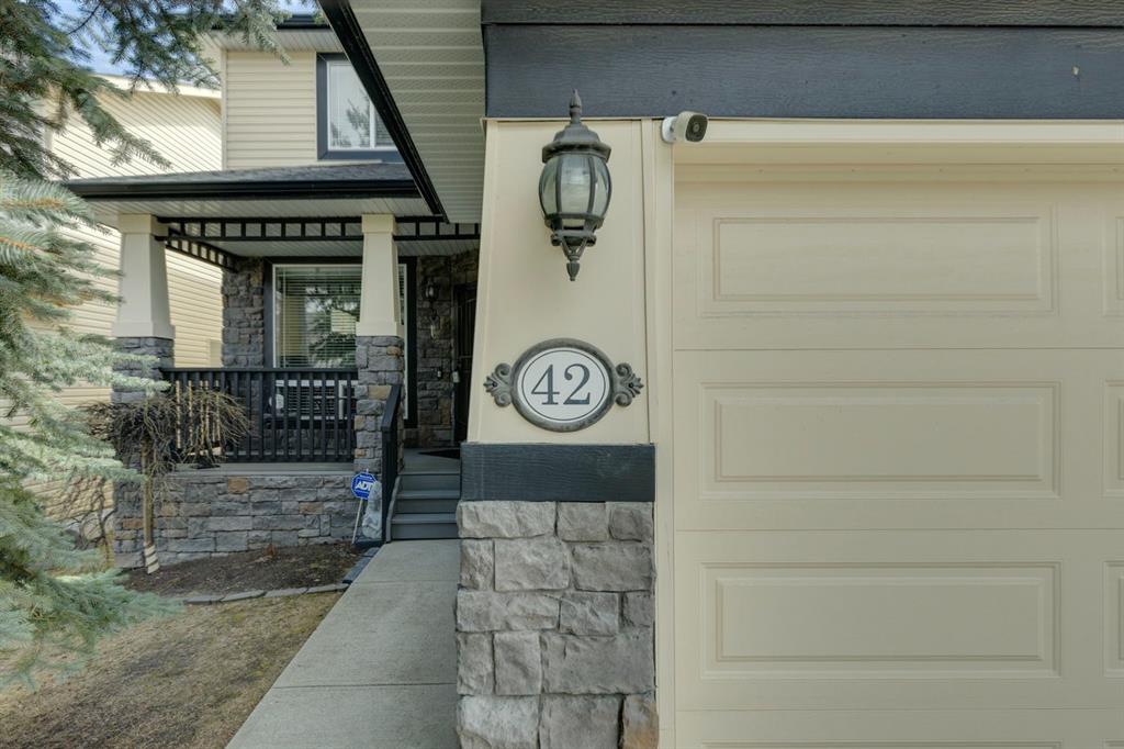 Picture for 42 Cresthaven Way SW