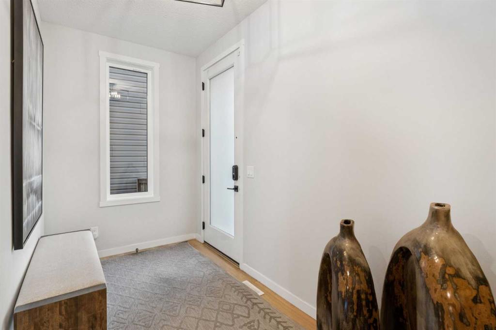 Picture for 70 Savoy Landing SE