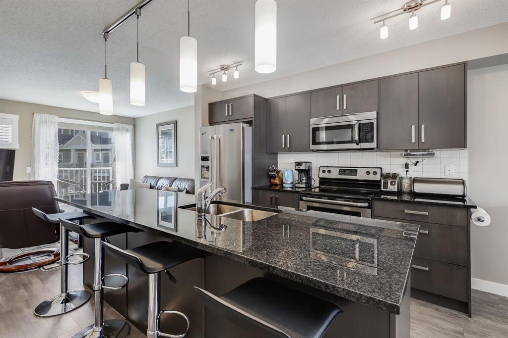 Picture for 402, 1225 Kings Heights Way SE