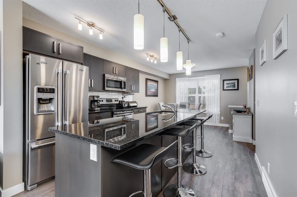 Picture for 402, 1225 Kings Heights Way SE