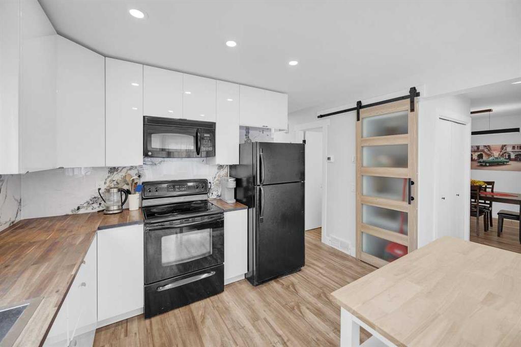Picture for 22 Sandstone Crescent SE