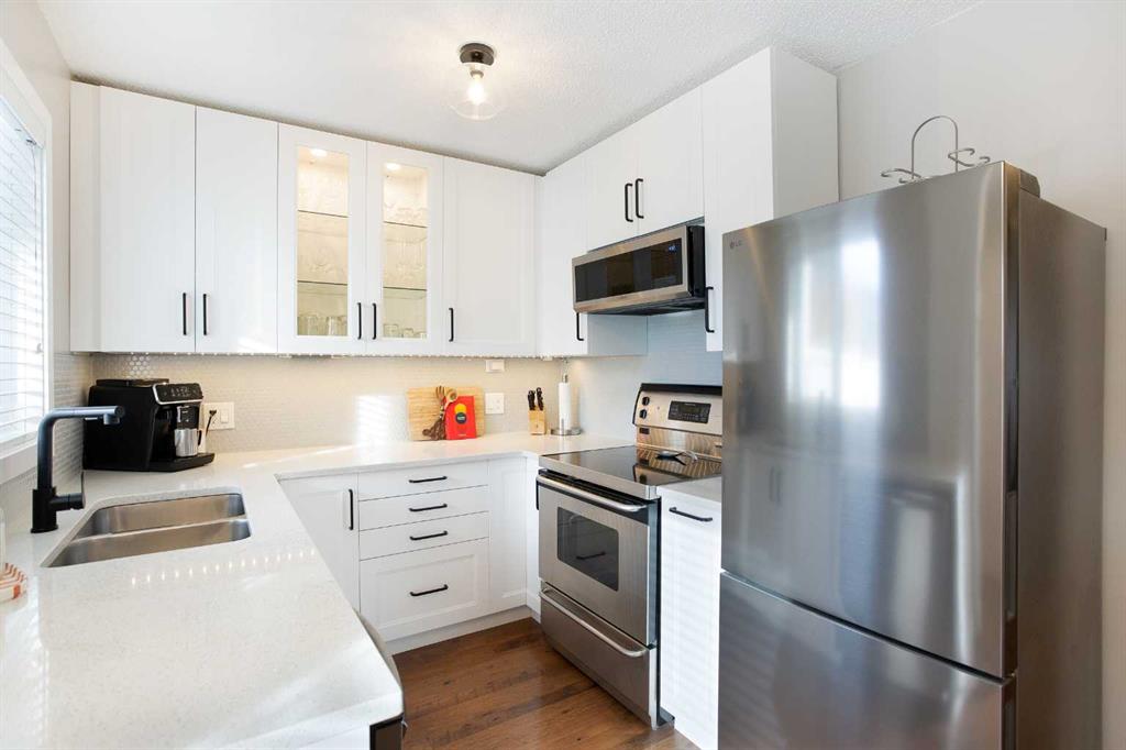 Picture for 10 Deerfield Green SE