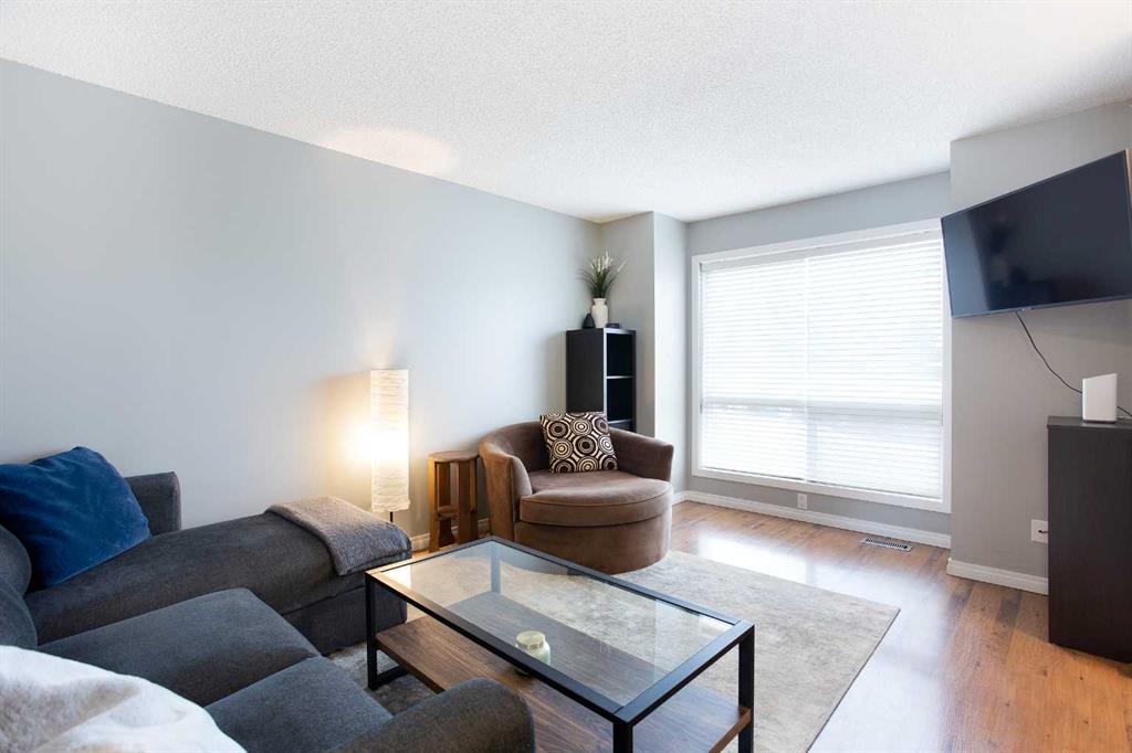 Picture for 10 Deerfield Green SE