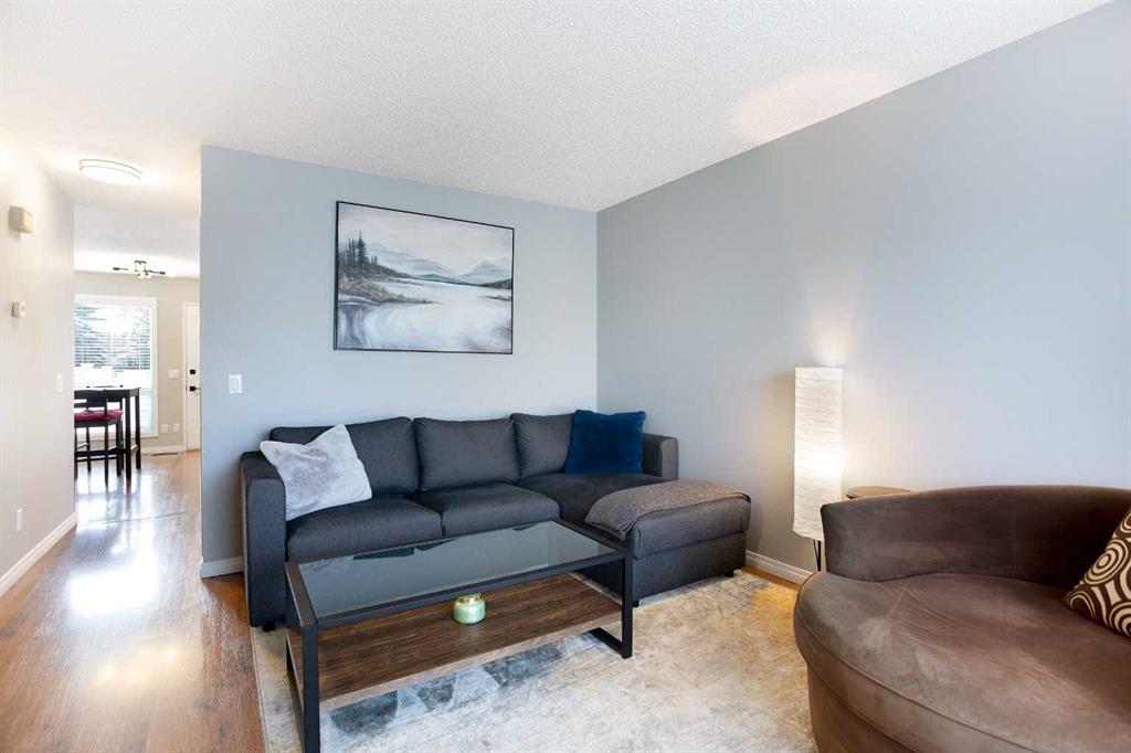 Picture for 10 Deerfield Green SE