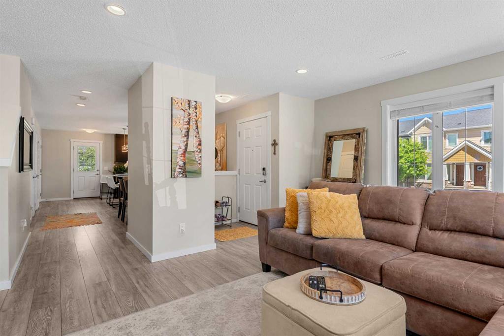 Picture for 1017, 2400 Ravenswood View SE