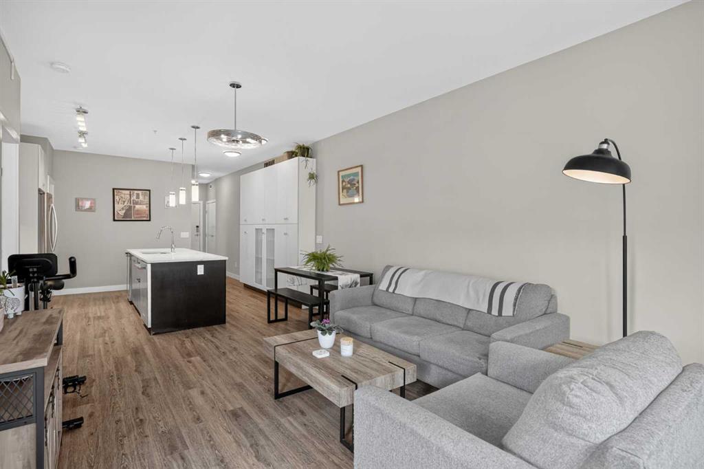Picture for 309, 1720 10 Street SW