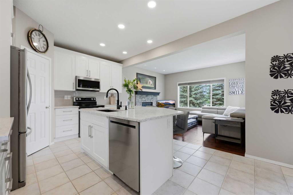 Picture for 192 Cranfield Park SE