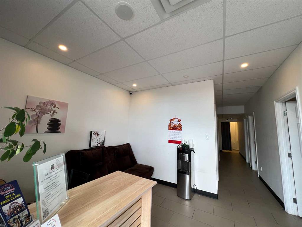 Picture for 103, 4515 McLeod Trail SW
