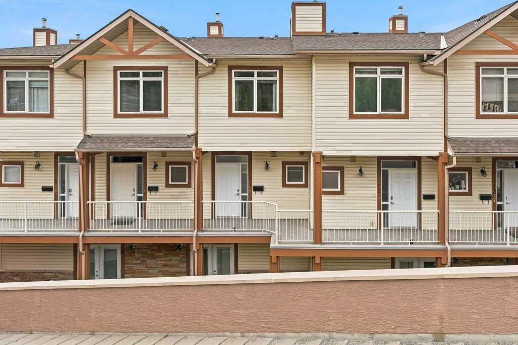 Picture for 11, 133 Rockyledge View NW