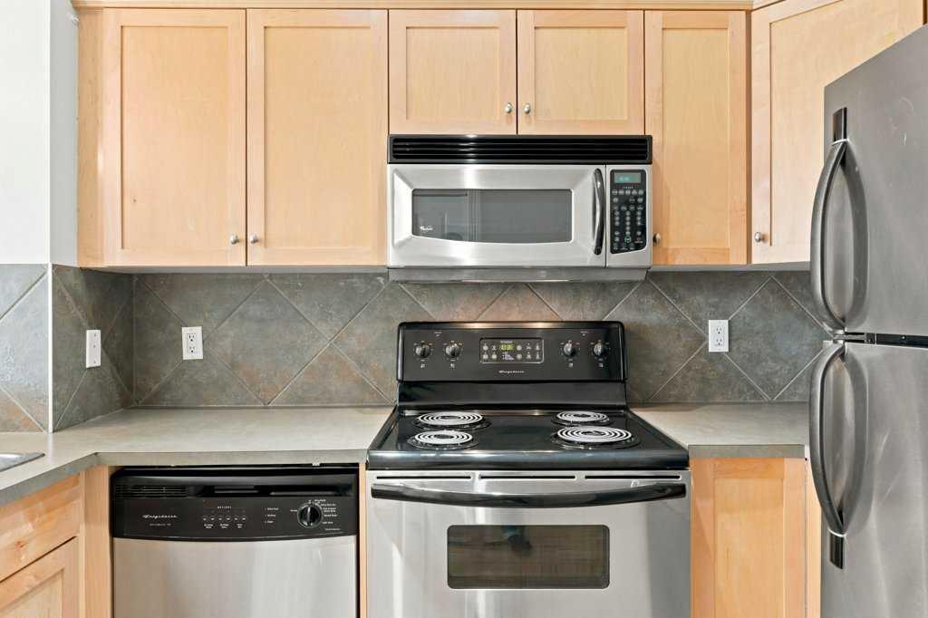 Picture for 11, 133 Rockyledge View NW
