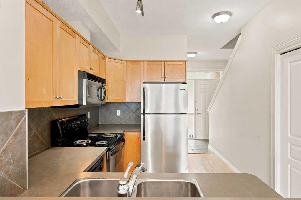Picture for 11, 133 Rockyledge View NW