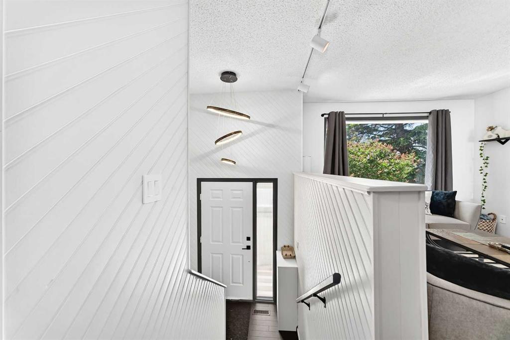 Picture for 12 Aspen Crescent SE