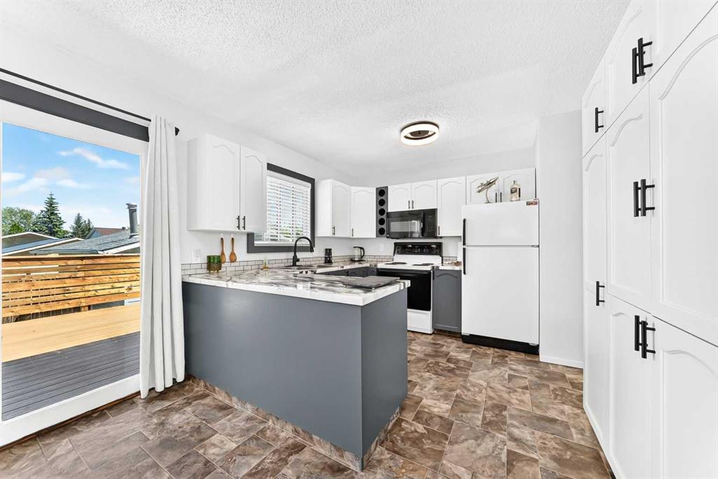 Picture for 12 Aspen Crescent SE